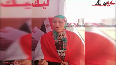 أم شهيد خلال مشاركتها بالانتخابات: مصر أغلى من أولادنا 