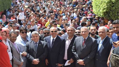 مسيرة حاشدة لجامعة بنها لحث المواطنين على المشاركة الانتخابية