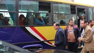 أتوبيسات لنقل طلاب جامعة بني سويف للجان الانتخابية