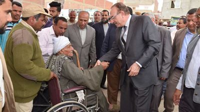 محافظ بني سويف يتابع سير الانتخابات بـ