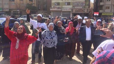 حضور مكثف للناخبين أمام لجان الانتخابات الرئاسية بالطالبية