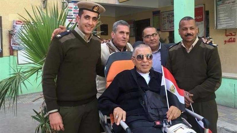 الكبار يتحدون الظروف