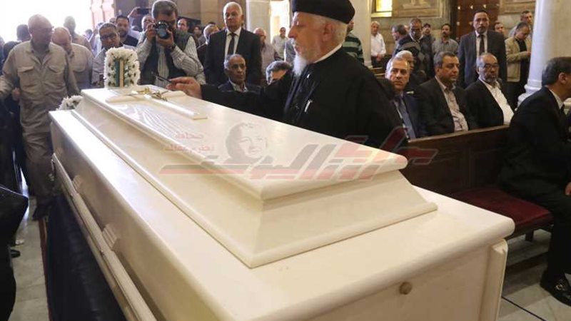 بالصور.. دموع الحزن