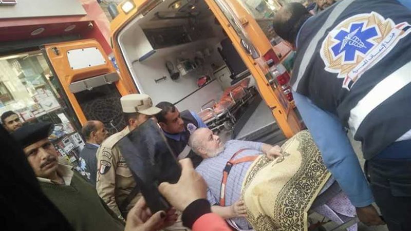 مريض يستعين بالإسعاف