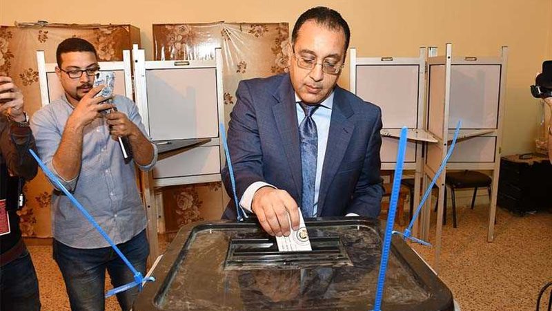 وزير الإسكان يُدلي