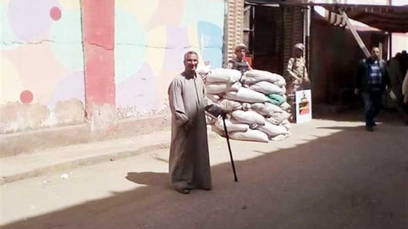 رغم مرضه بجلطة يشارك