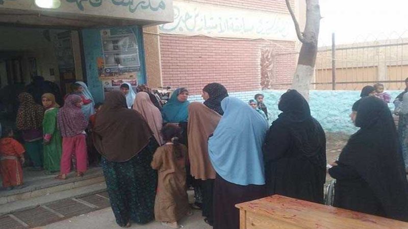 طوابير أمام لجان