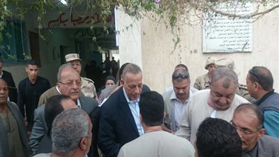 محافظ الجيزة يتفقد اللجان الانتخابية (صور)
