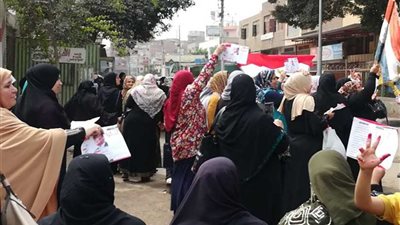 سيدات سمنود يحتشدن أمام اللجان للإدلاء بأصواتهن في اليوم الثالث