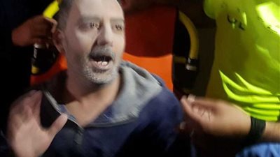 بالصور.. وفاة طفل وإصابة والده في انهيار عقار بالإسكندرية