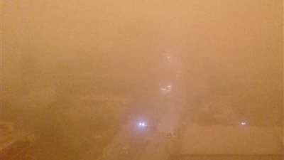 توافد المواطنين على اللجان الانتخابية بالمنيا رغم العاصفة الترابية