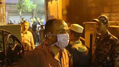 بالكمامات والمناديل ... الناخبون يتحدون العاصفة الترابية