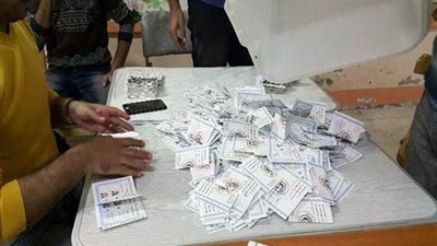 نتائج آولية : السيسي يحصل على 7158 مقابل 430 لموسى بالوحدة المحلية بالعتامنة في أسيوط