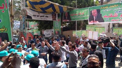 مشادات واشتباكات بين أنصار المرشحين بـ