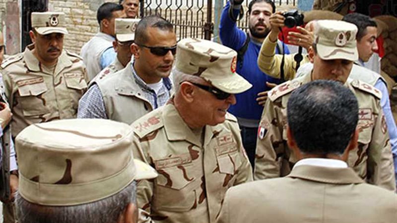 رئيس الأركان يشيد