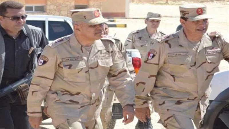 وزير الدفاع يتفقد