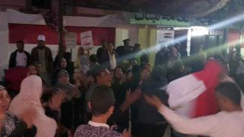 أسوان: مشاركة كثيفة