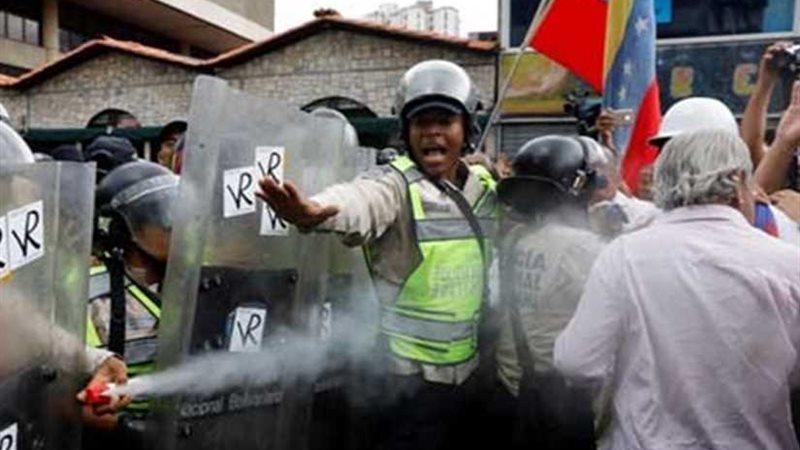 اندلاع اشتباكات خارج