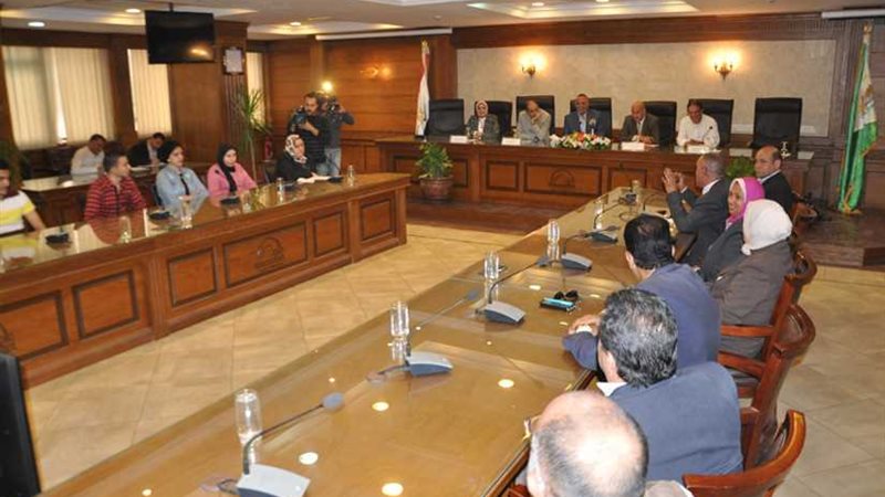 محافظ الجيزة يستقبل