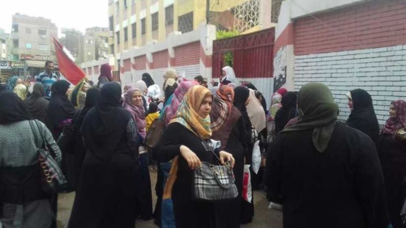 إقبال كثيف على لجان