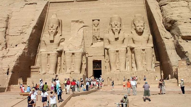 معبد أبوسمبل يستقبل