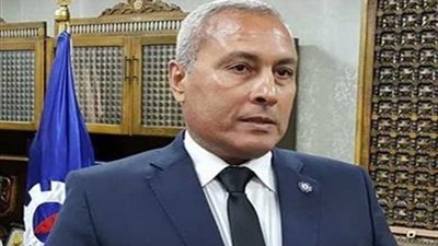 محافظ السويس يتفقد موقع حريق خط الغاز في الجلالة