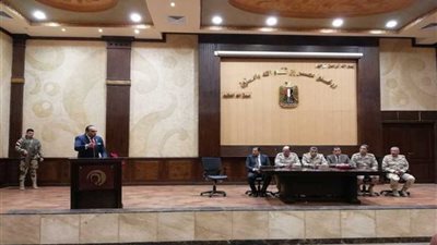 الجيش الثاني الميداني يكرم القضاة المشرفين على الانتخابات بشمال سيناء