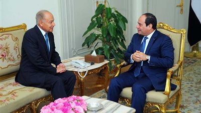 أبوالغيط يهنئ الرئيس بفوزه في الانتخابات