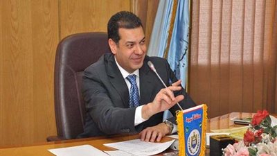 محافظ أسيوط يهنئ السيسي.. ويؤكد وقوف الشعب خلفه