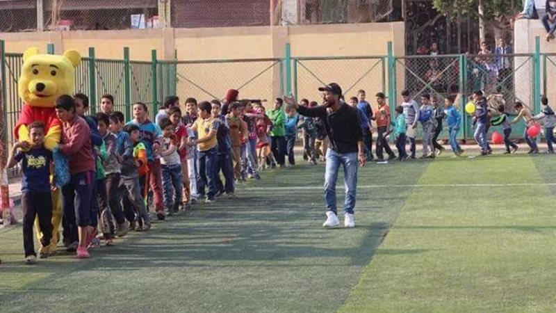 ألعاب وعرائس في حفل