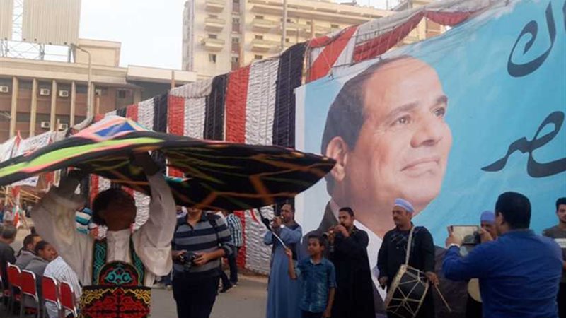 بالطبل البلدي والمزمار