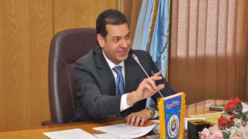 محافظ أسيوط يهنئ