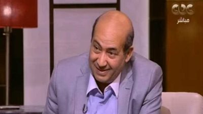 طارق الشناوي يحكي قصة رغبة لويس جريس في إعلان إسلامه للزواج من سناء جميل.. فيديو