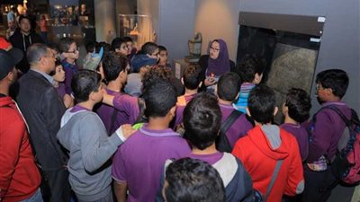 طلاب المعاهد الأزهرية في مكتبة الإسكندرية