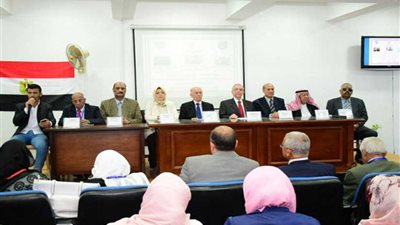 افتتاح مؤتمر الإبداع والنص في تراث الأدب العربي بتربية دمنهور