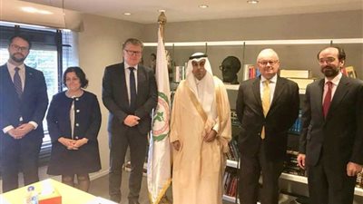 مشعل يبحث ترتيب اجتماع 