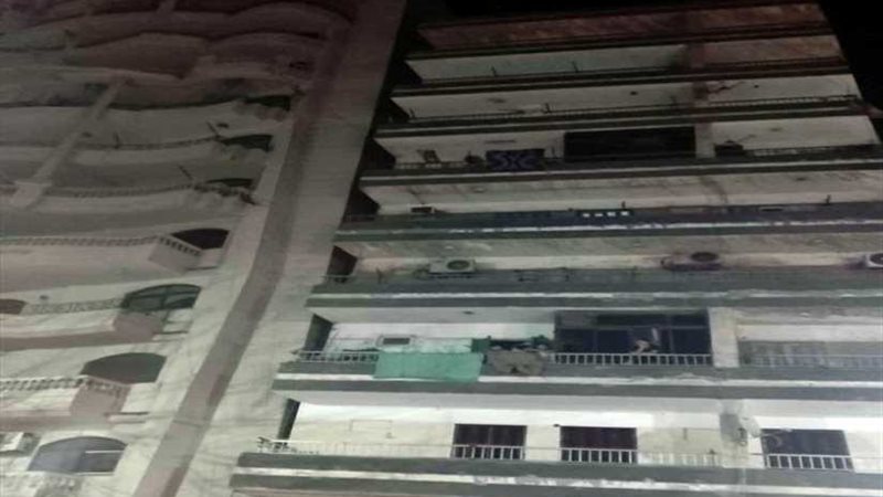 إخلاء العمارة المائلة