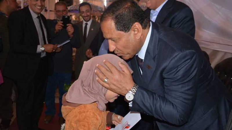 محافظ الغربية يُكرم
