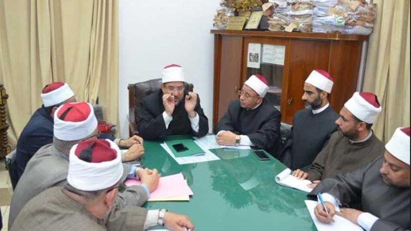 وزير الاوقاف يلتقي