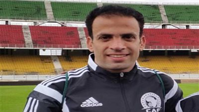 الحنفي حكمًا لسموحة والأهلي.. وعادل للمقاصة والزمالك