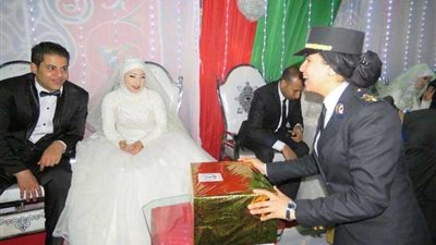 الداخلية تقدم هدايا للعرائس اليتيمات بالزفاف الجماعي