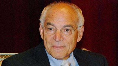 فاروق الباز يحرج خالد أبو بكر على الهواء بـ 