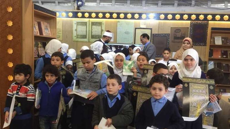 طلاب من سوريا ونيجيريا