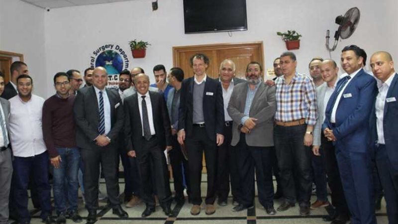 خبير أجنبي يجري 20