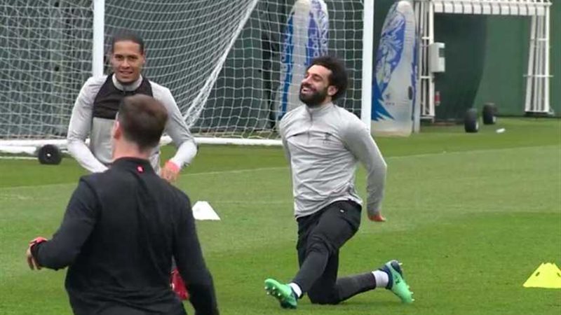 «صلاح» يشارك في مران