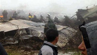 أنباء عن مقتل 200 عسكري في سقوط طائرة جزائرية (فيديو)