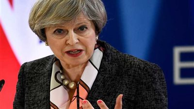 رئيسة الوزراء البريطانية تدعو حكومتها لاجتماع طارئ بشأن سوريا