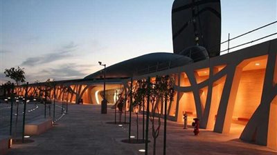 القاعة التي ستحتضن القمة العربية بالظهران..