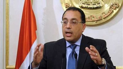 وزير الإسكان يتابع تنفيذ مشروعات مياه الشرب والصرف الصحي بقنا