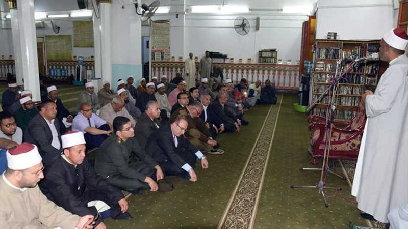 محافظ بني سويف يشهد